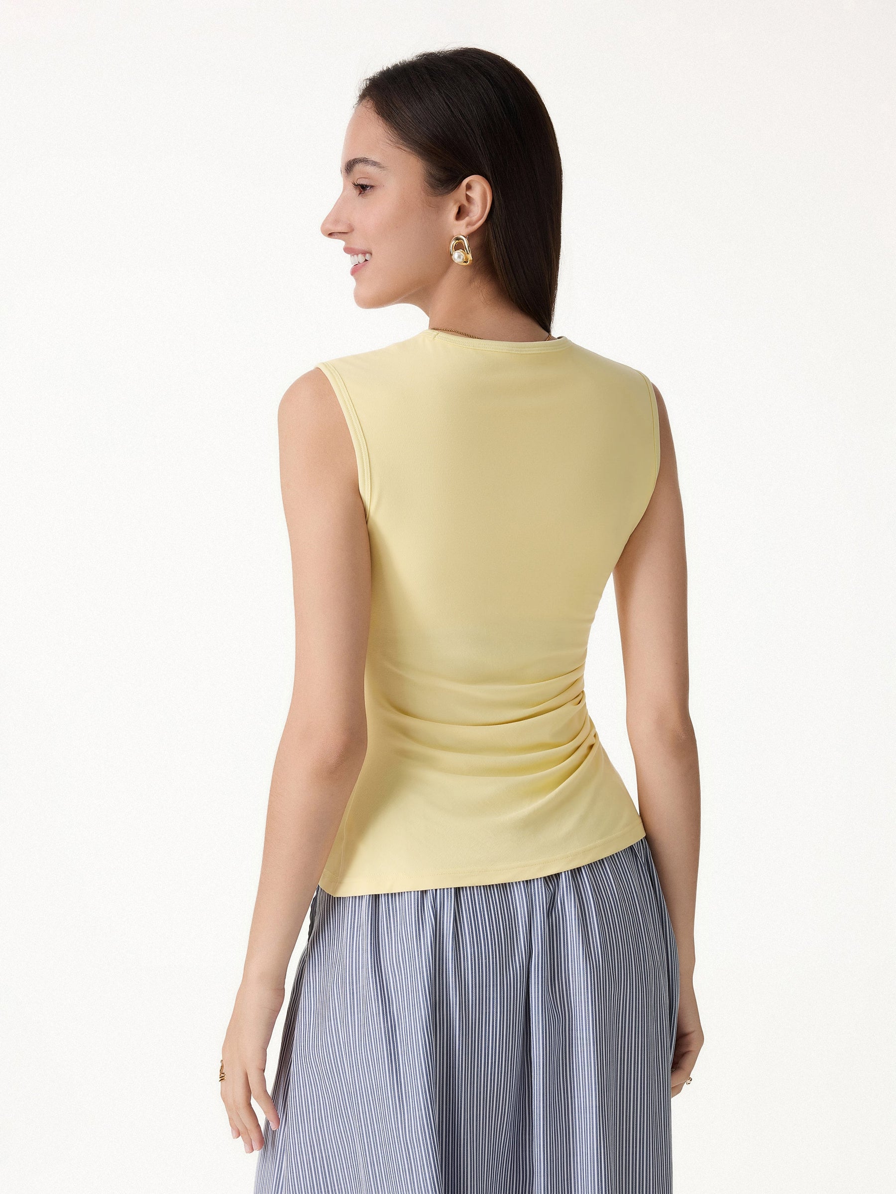 U-Neck Tucked Sleeveless Bra Top