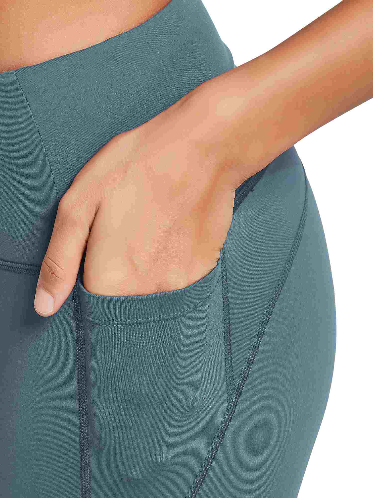 Women's Plus Size High-Waisted Capris