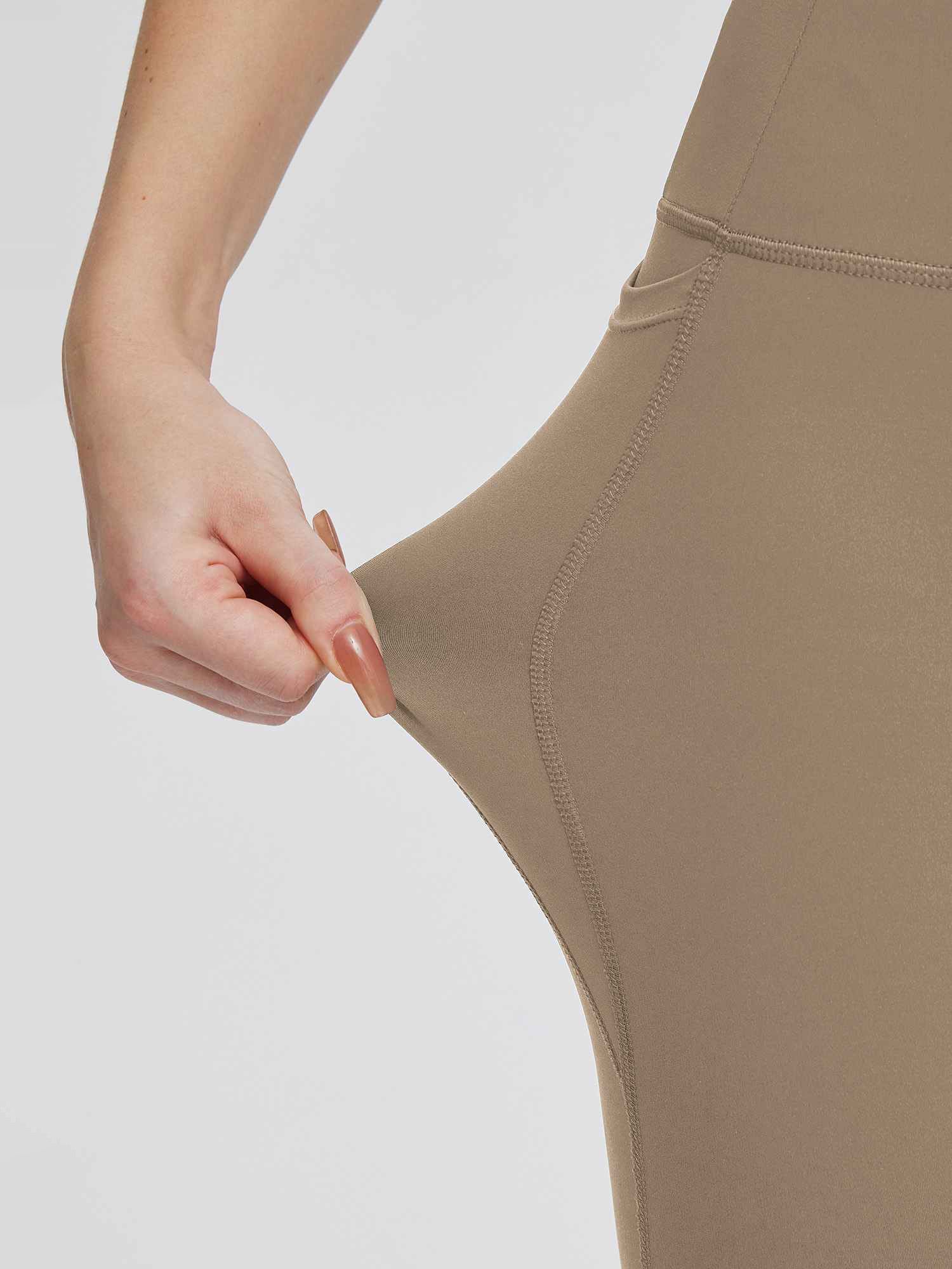Women's Plus Size High-Waisted Capris