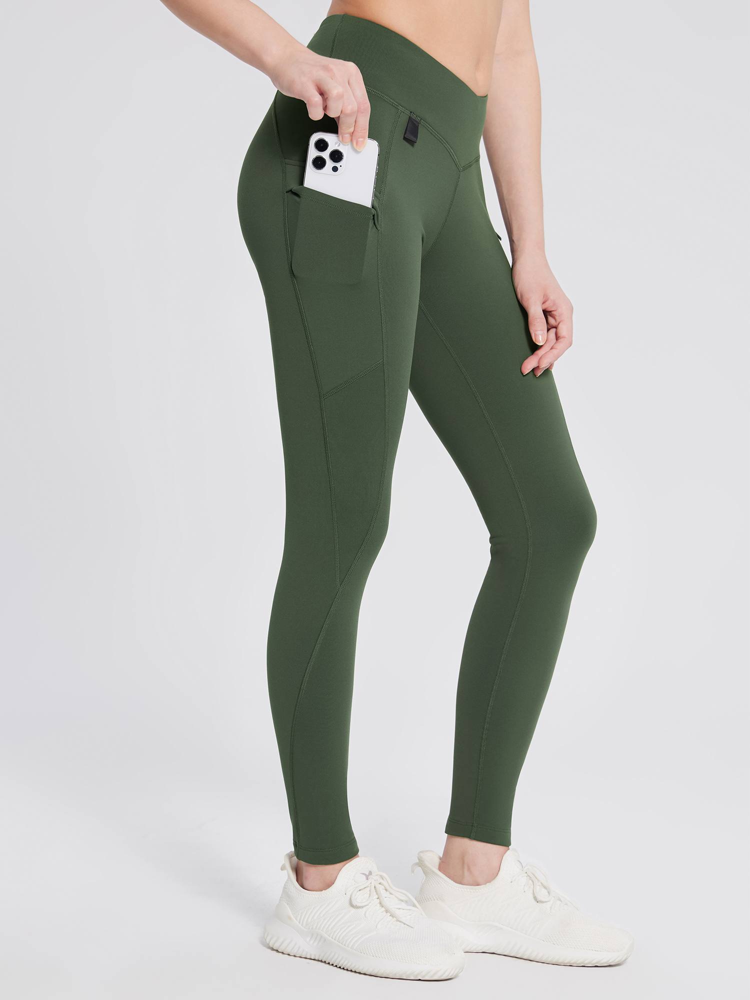 Fleece-Lined Multi-Pocket Hiking Leggings