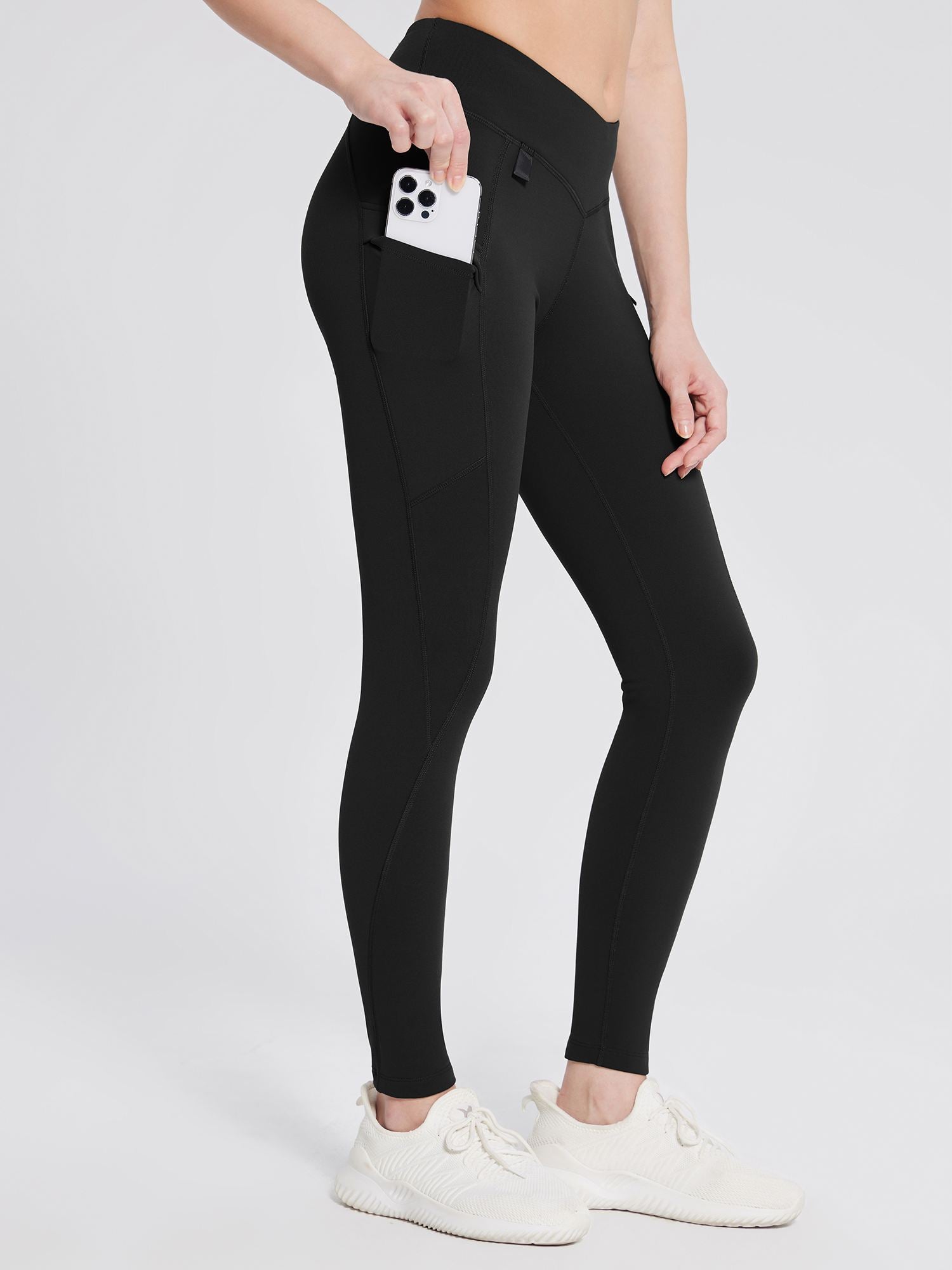 Fleece-Lined Multi-Pocket Hiking Leggings