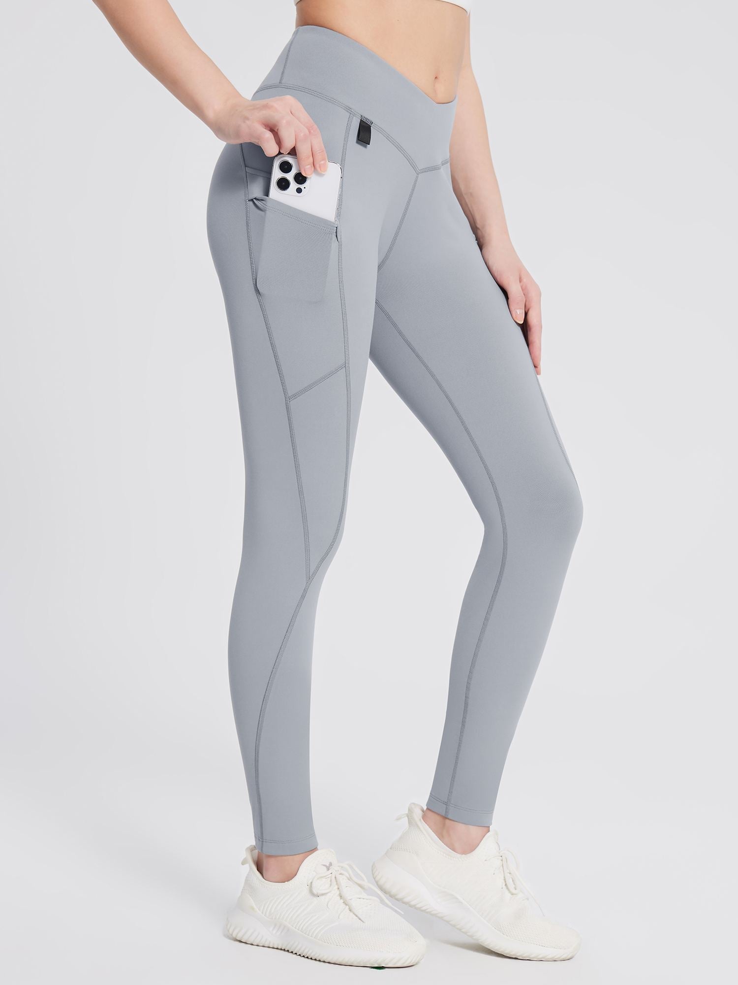 Fleece-Lined Multi-Pocket Hiking Leggings