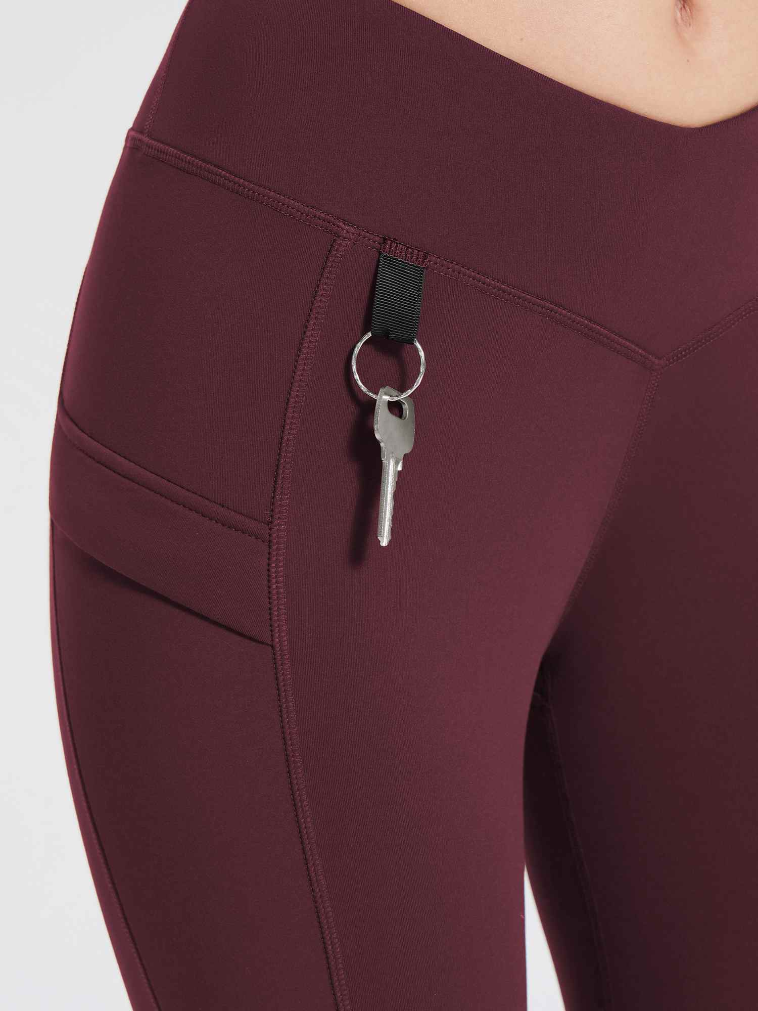 Fleece-Lined Multi-Pocket Hiking Leggings