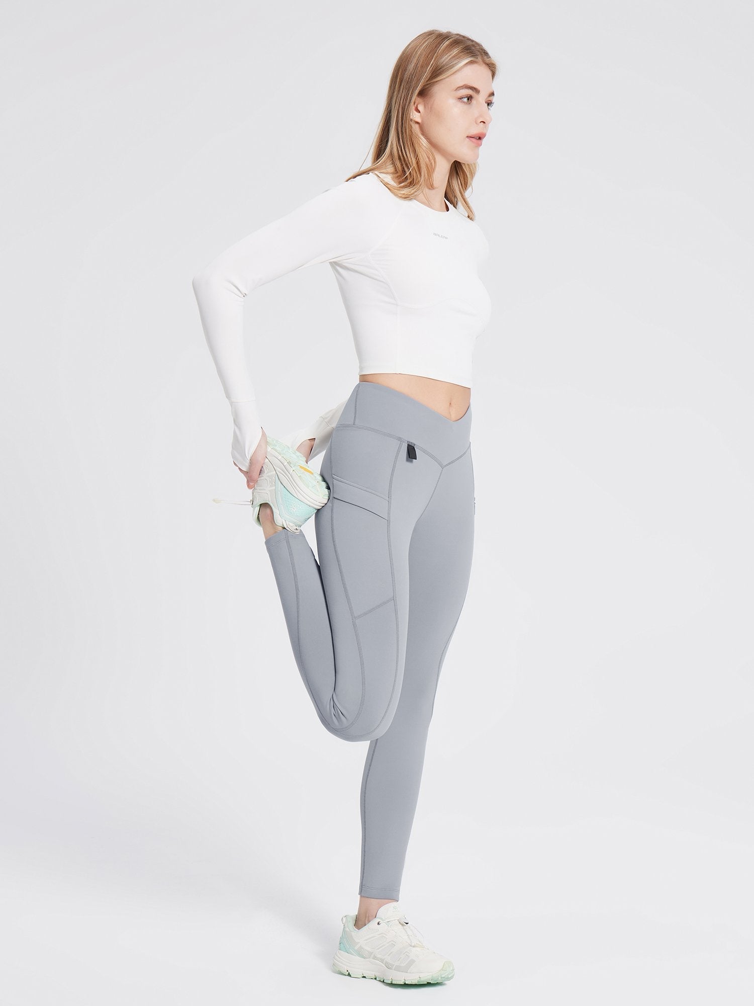 Fleece-Lined Multi-Pocket Hiking Leggings