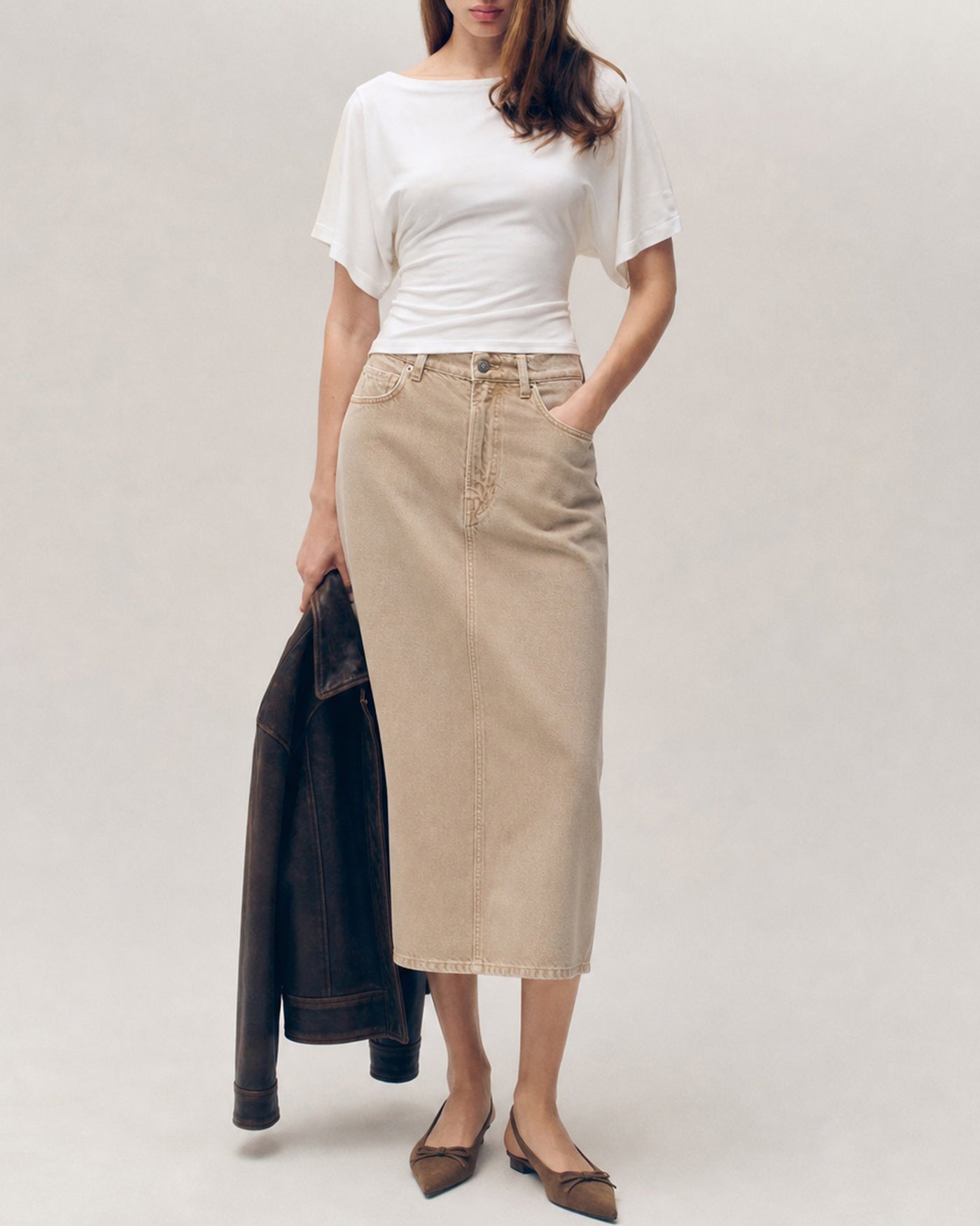 White Solid Boat Neck Knit Tee