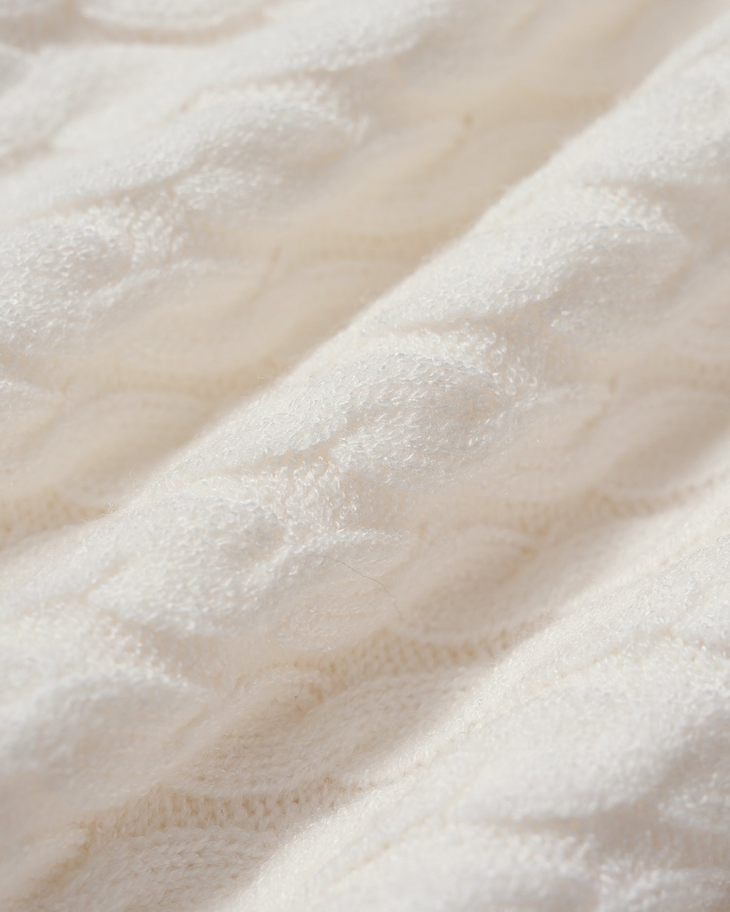 White Round Neck Single Breasted Knit Cardigan