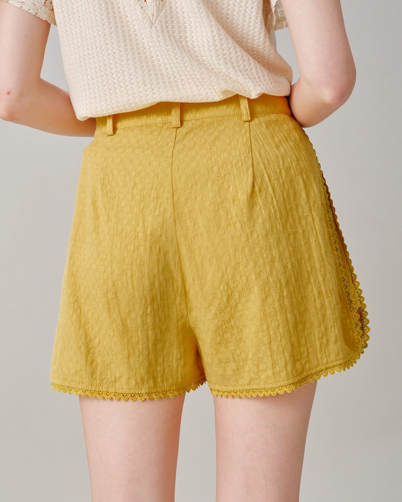 Yellow Solid Lace Pockets Shorts