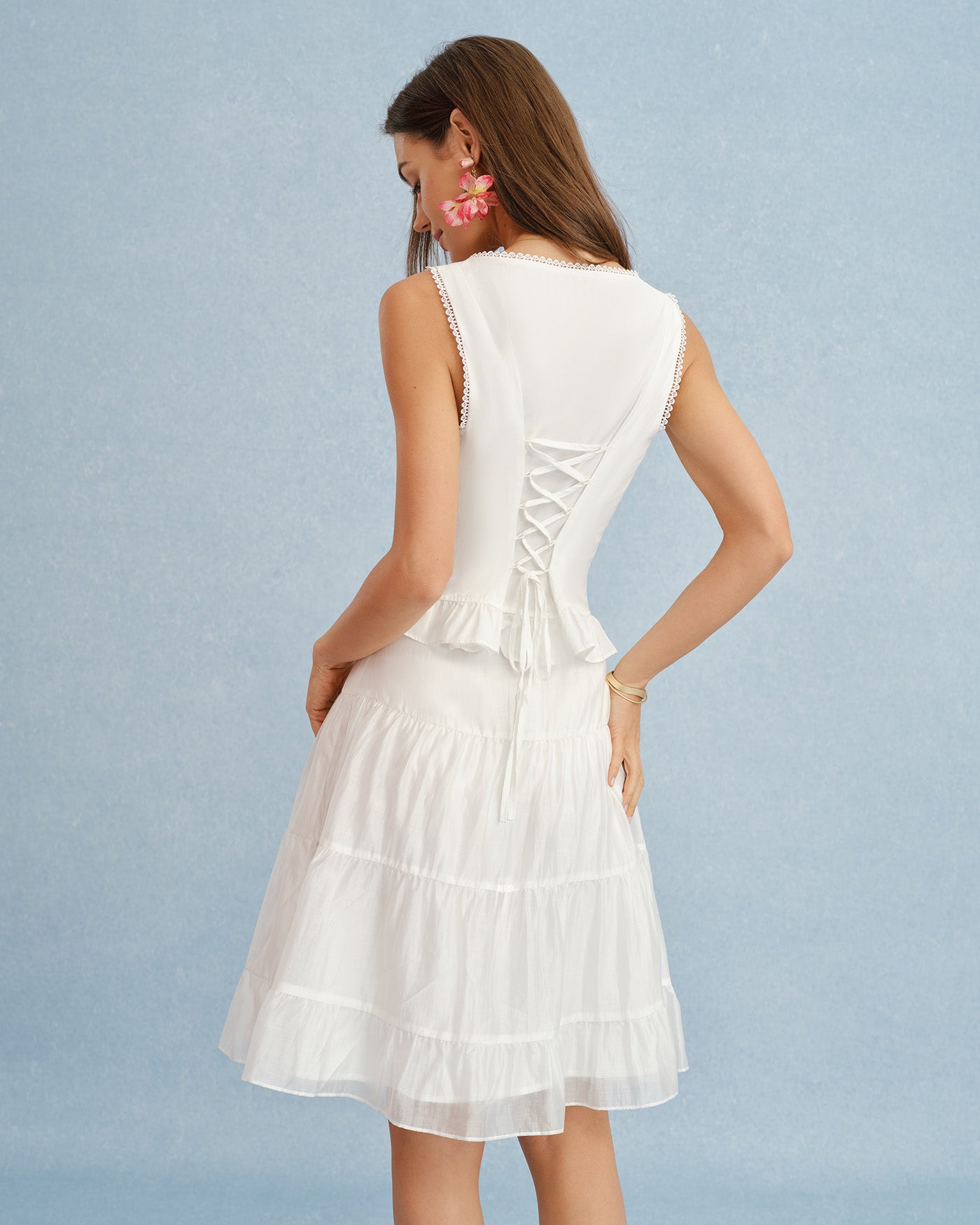 White U Neck Lace Embroidery Tank Top