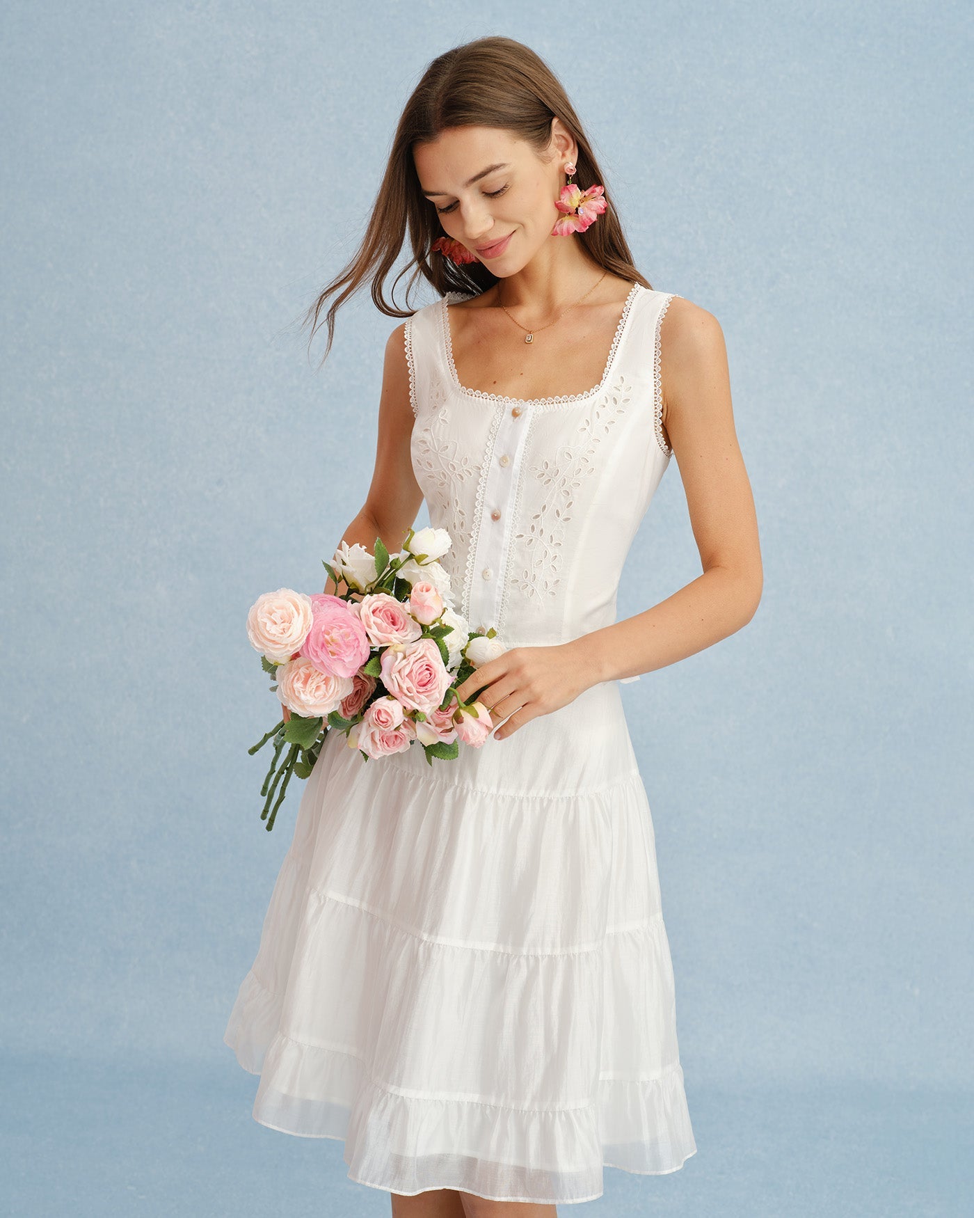 White U Neck Lace Embroidery Tank Top