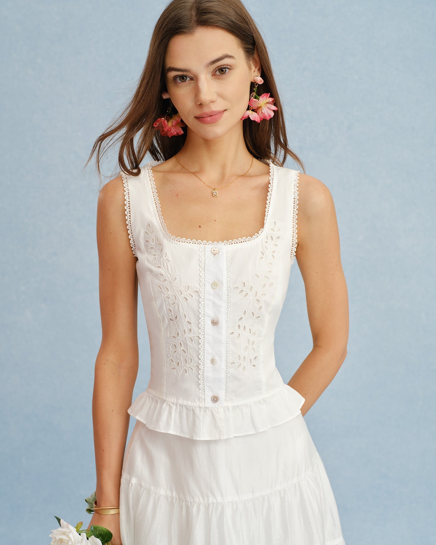 White U Neck Lace Embroidery Tank Top