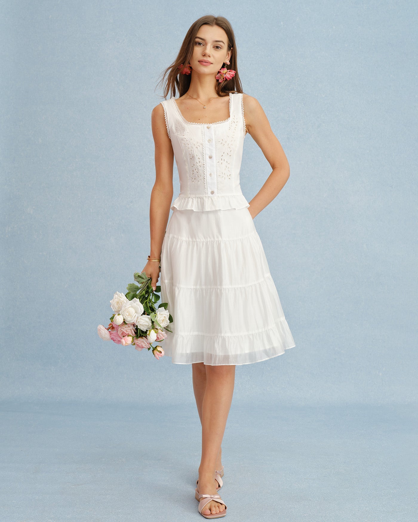 White U Neck Lace Embroidery Tank Top
